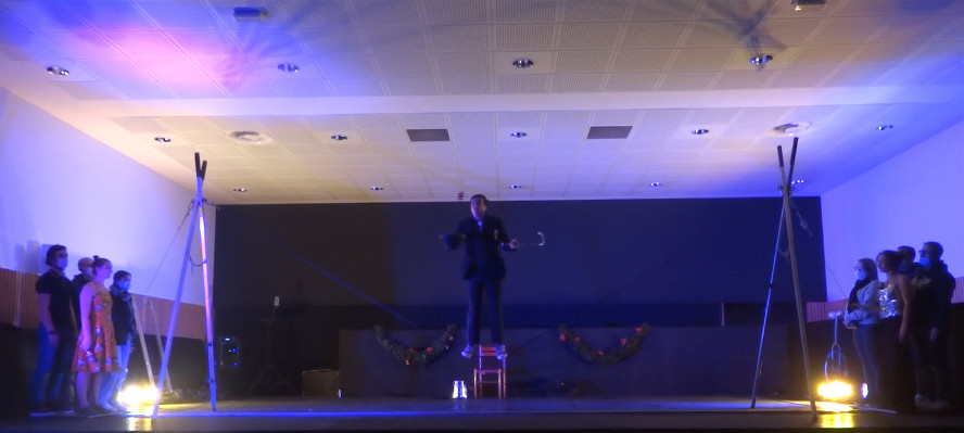 Final participatif du spectacle Parachutes et Paraboles